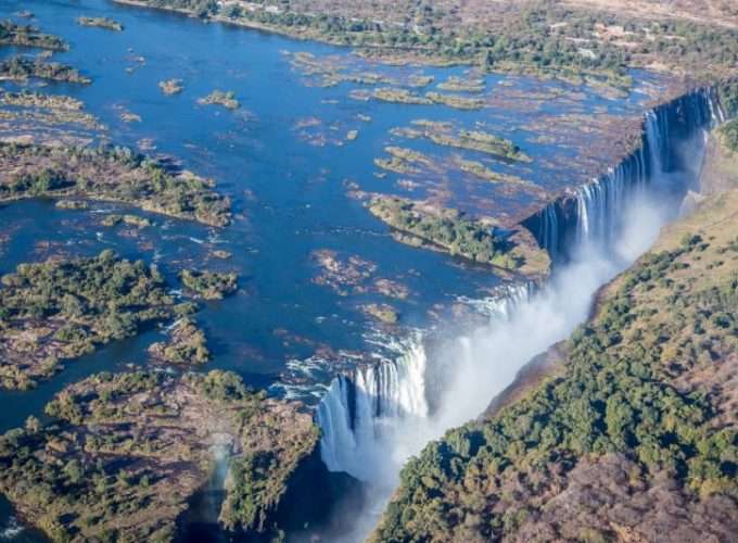 7 Days Zambia Tour – From South Luangwa to Victoria Falls