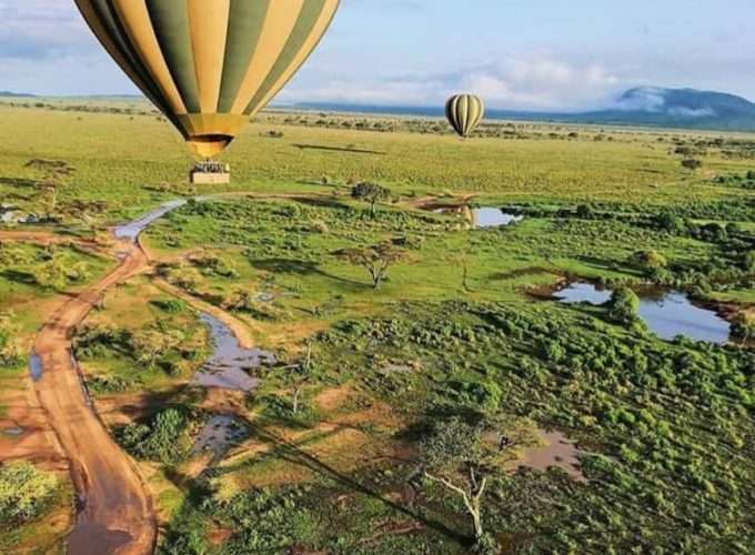 baloon safari serengeti tanzania safari migration